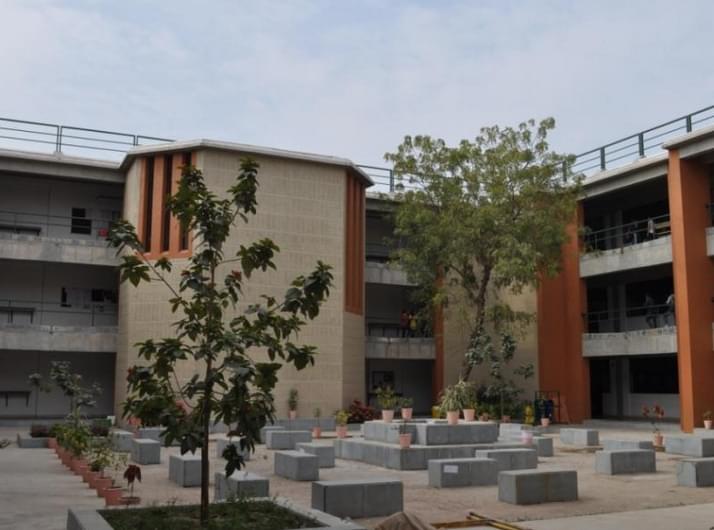 UV Patel College of Engineering Mehsana Academic Building photo 2